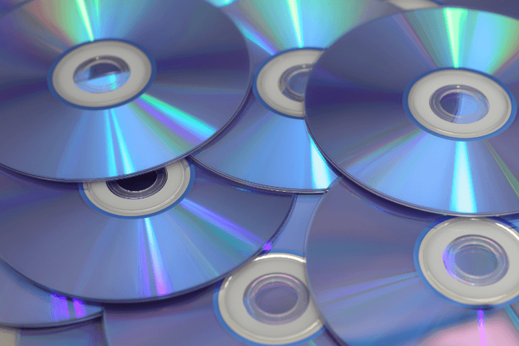 CDの捨て方を解説 | 正しい捨て方と捨てる以外の処分方法