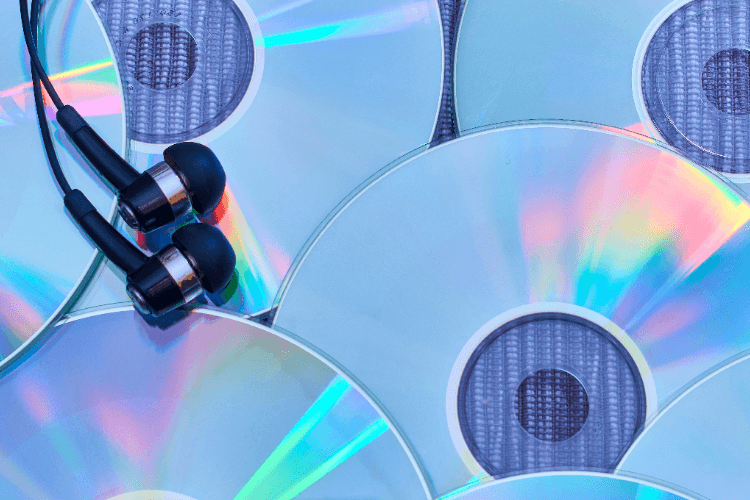 高く売れるCDの特徴6選 | CDを1円でも高く売る方法とは？