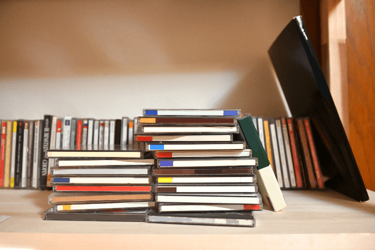 昔のCDは売れる？高く売れるCDの特徴とおすすめの売り方を紹介