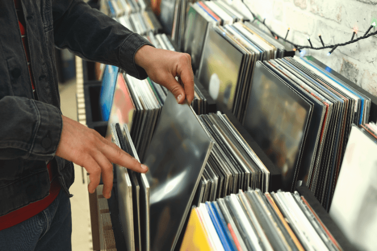 レコードの大きさは3種類！サイズによる回転数・収録時間の違い