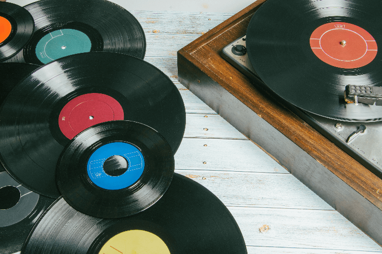 レコードブームが起きている4つの理由！若者を惹きつけるレコードの魅力