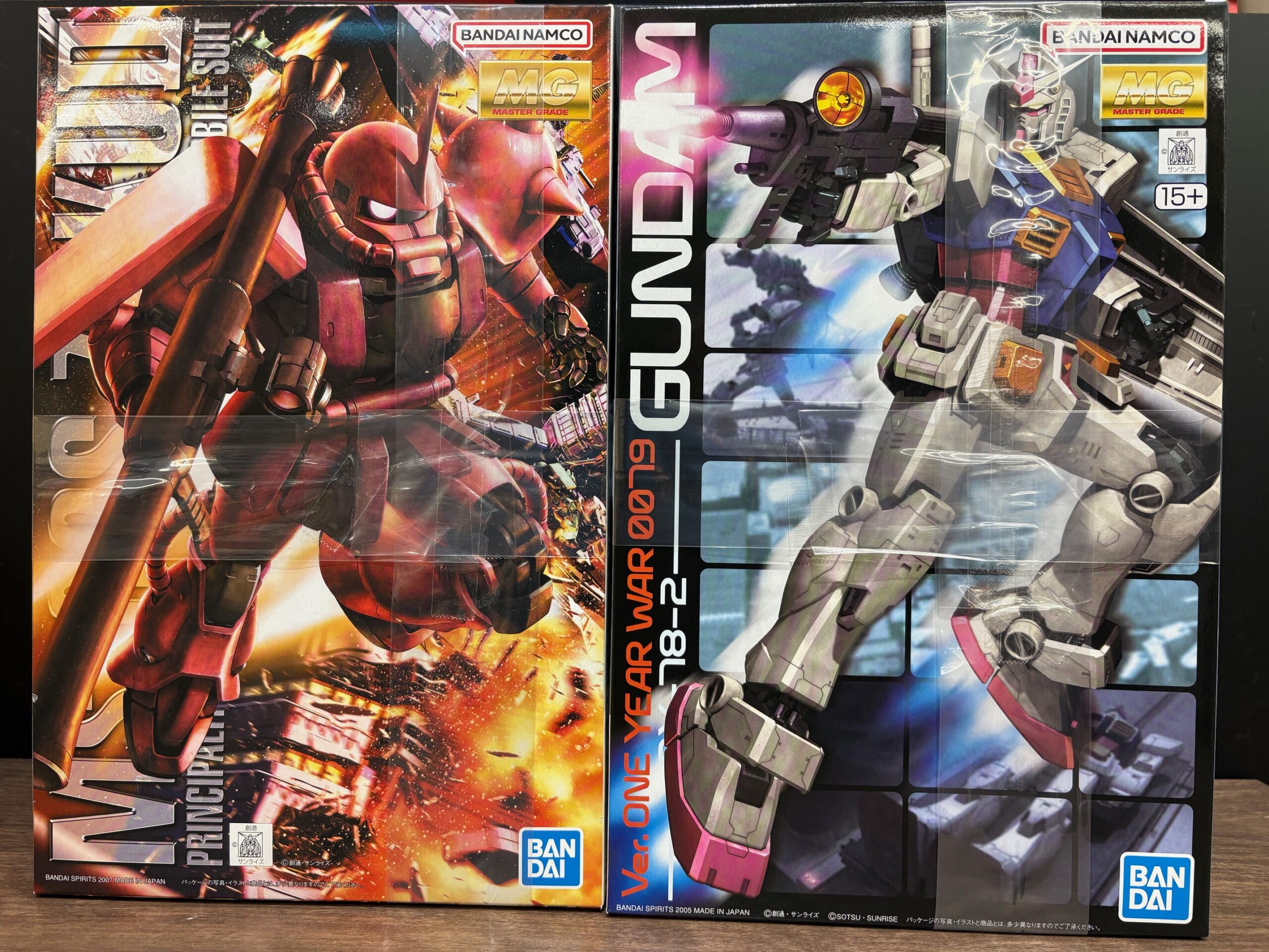 1/100 MG MS-06S シャア専用ザク Ver.2.0＆ MG RX-78-2 ガンダム Ver.ONE YEAR WAR 0079