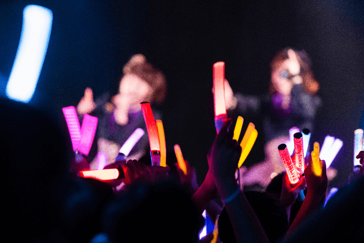 大量のアイドルCDを賢く処分する方法！1円でも高く売るコツも解説